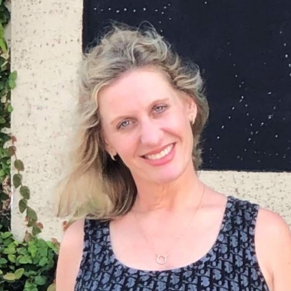 Meet your Posher, Jeni - Picture 4 of 8